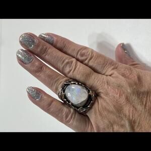 FREE-FORM CABOCHON RAINBOW MOONSTONE STERLING SILVER Ring
